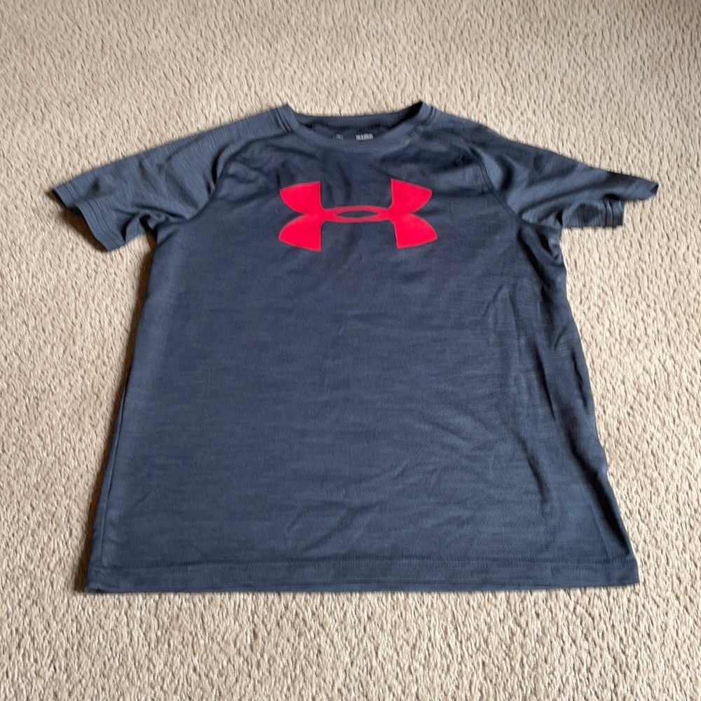 Under Armour T-shirt